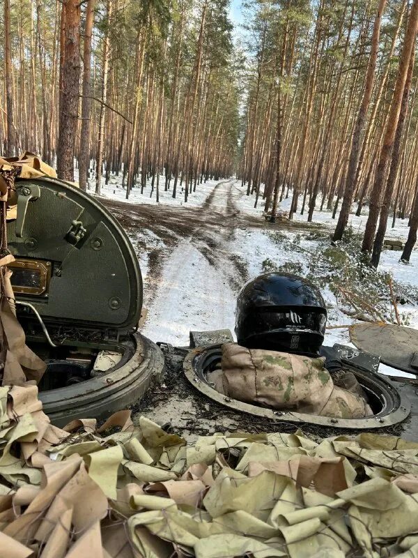 Итан каткоски. Danil_48rus картинка. Подо мной турбированный. Подо мной турбированный. Турбированный демон мем.