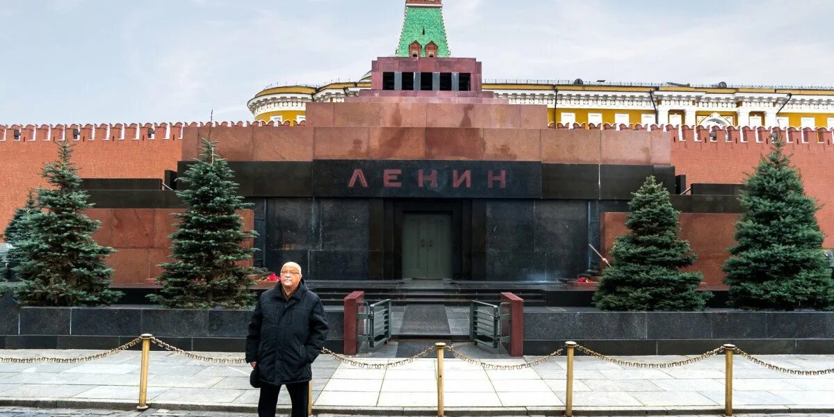 Мавзолей Ленина в Москве внутри. Ленин в Кремле в мавзолее.