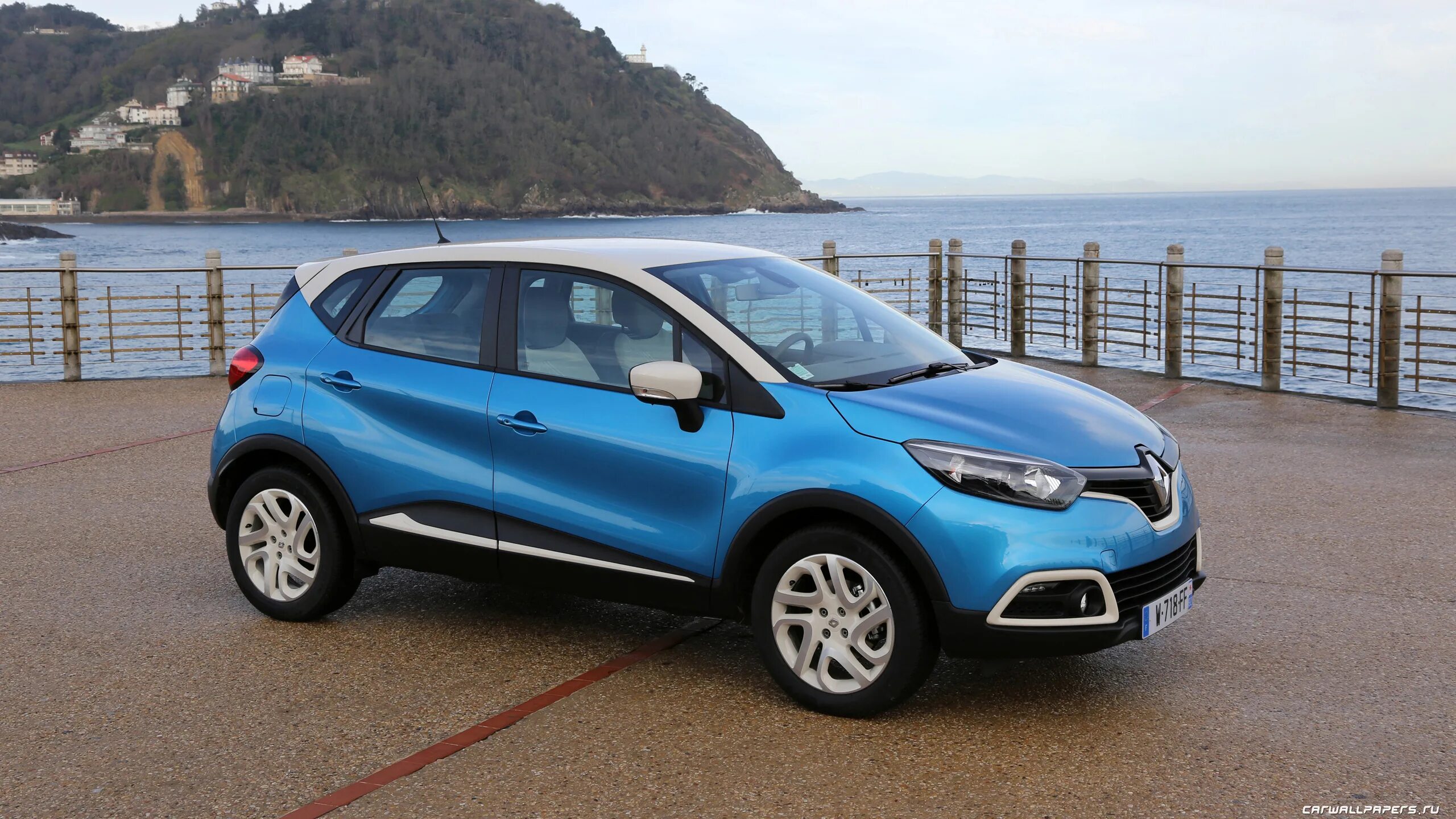 Автомобиль renault kaptur. Renault Kaptur. Рено Каптур 2014. Рено Логан Каптур. Рено Captur 2013.