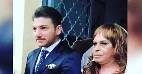 Женился на женщине старше