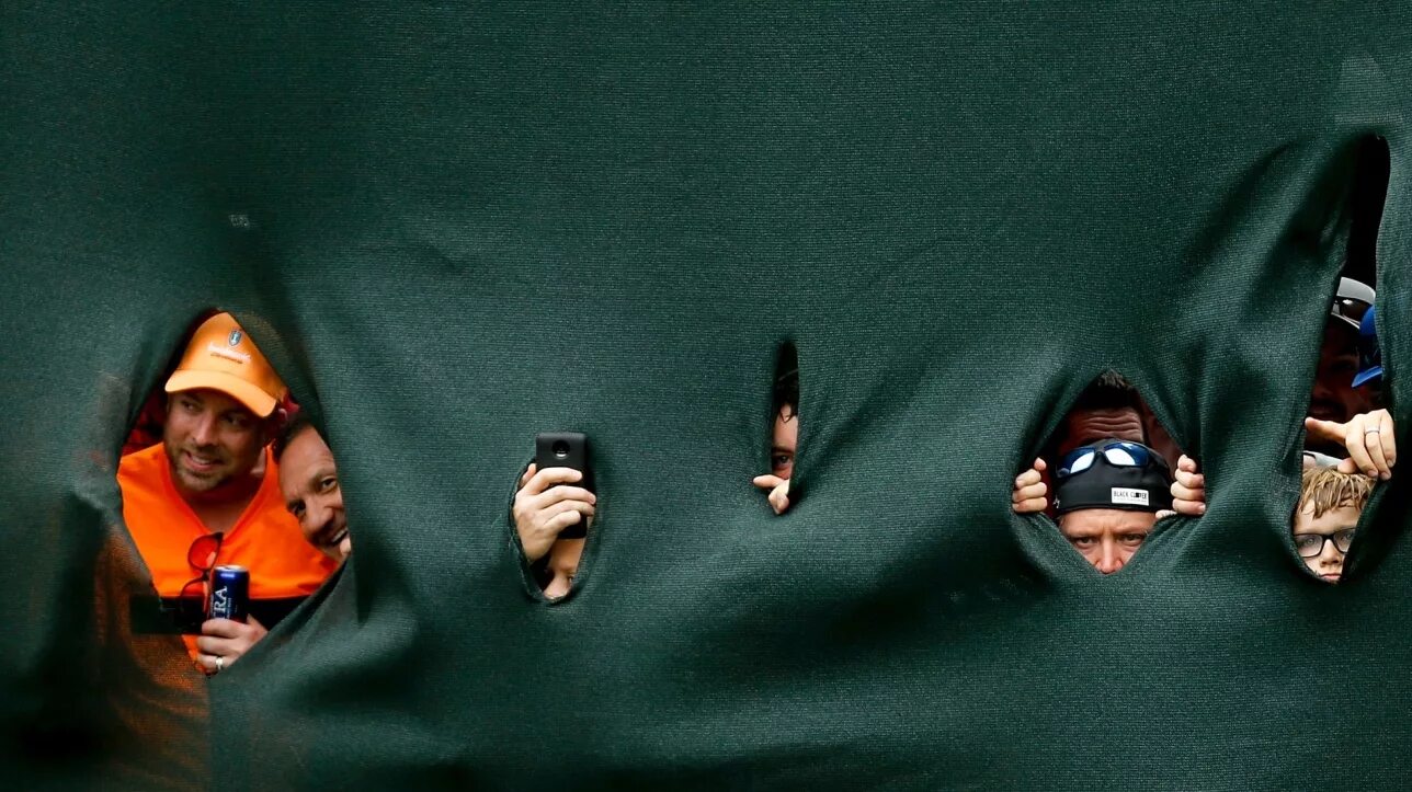 Catch a glimpse of. Glimpse mean. glimpse. catch a glimpse of gif.