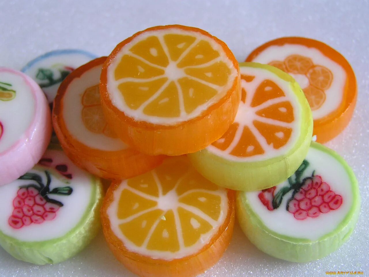 леденцы с фруктами. карамель мини микс с начинкой сласти.