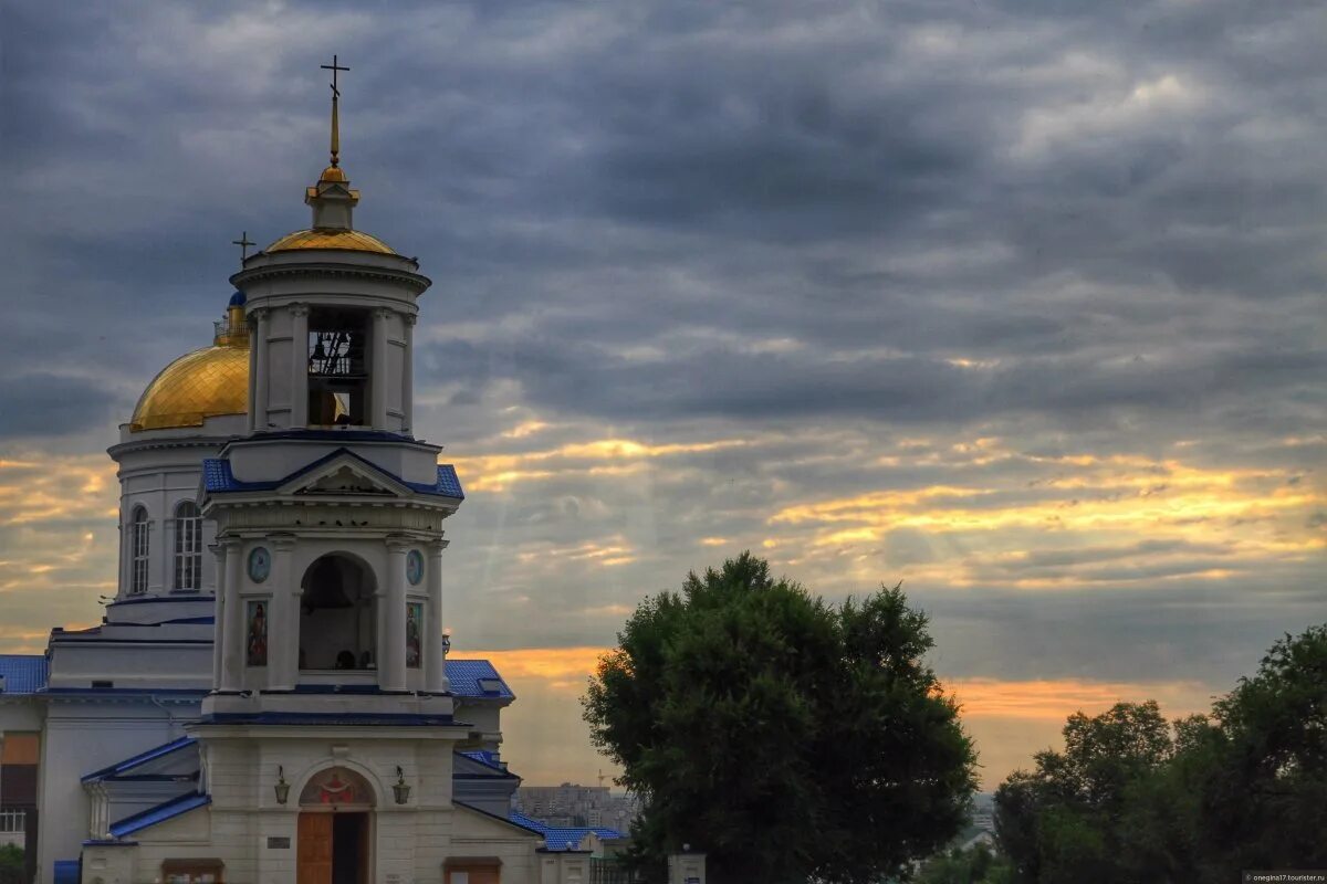 Покровка воронеж. Покровский храм воронеж. Покровская церковь вороне. Покровский храм и советская площадь воронеж. Покровская церковь воронеж.