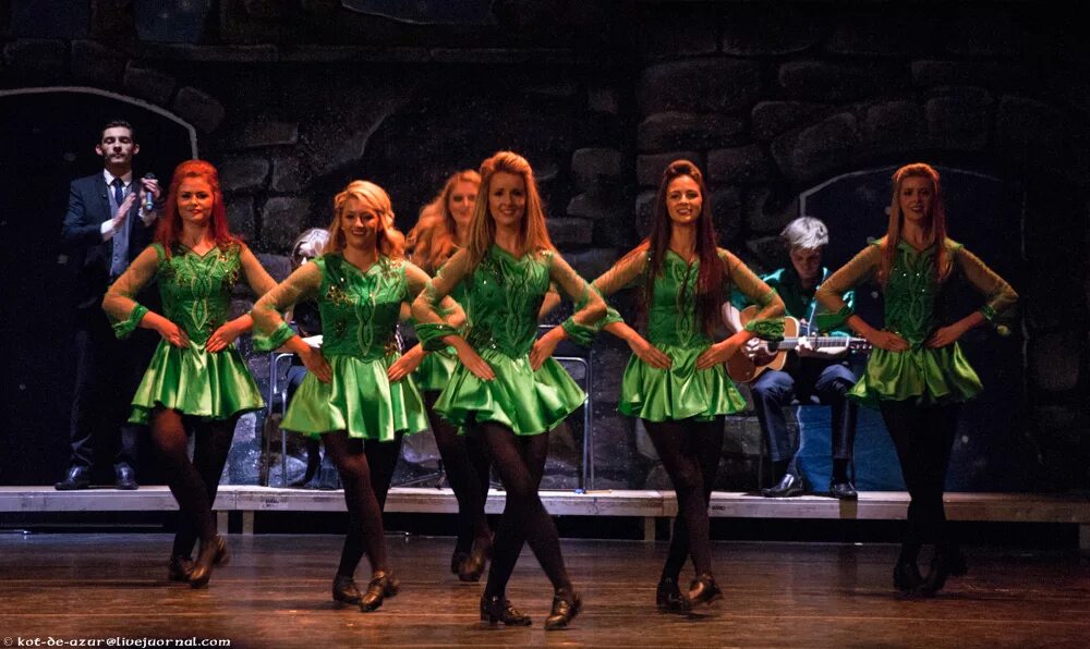 ирландский стиль джига. кейли ирландские танцы. джига танец. ирландский танцевальный ансамбль риверданс. танец джига ирландия.