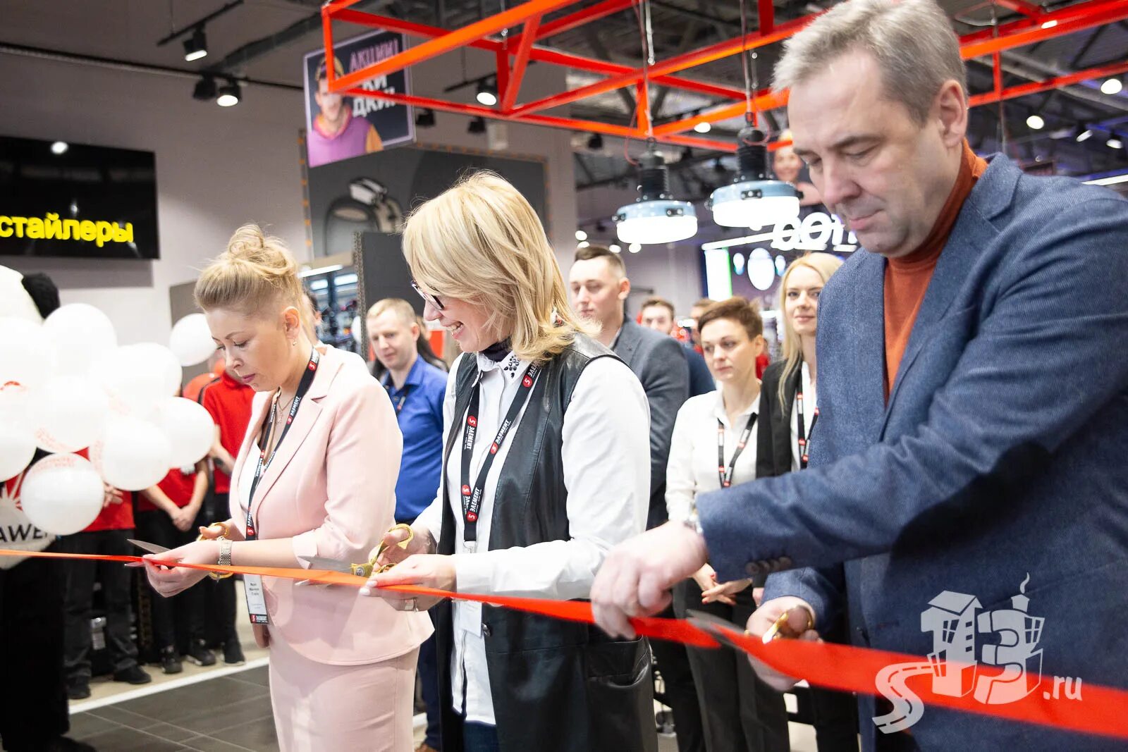 Тринити матрица. Грошик котлас. Кэрри-энн мосс тринити. Тринити попробуй увернись. 5.