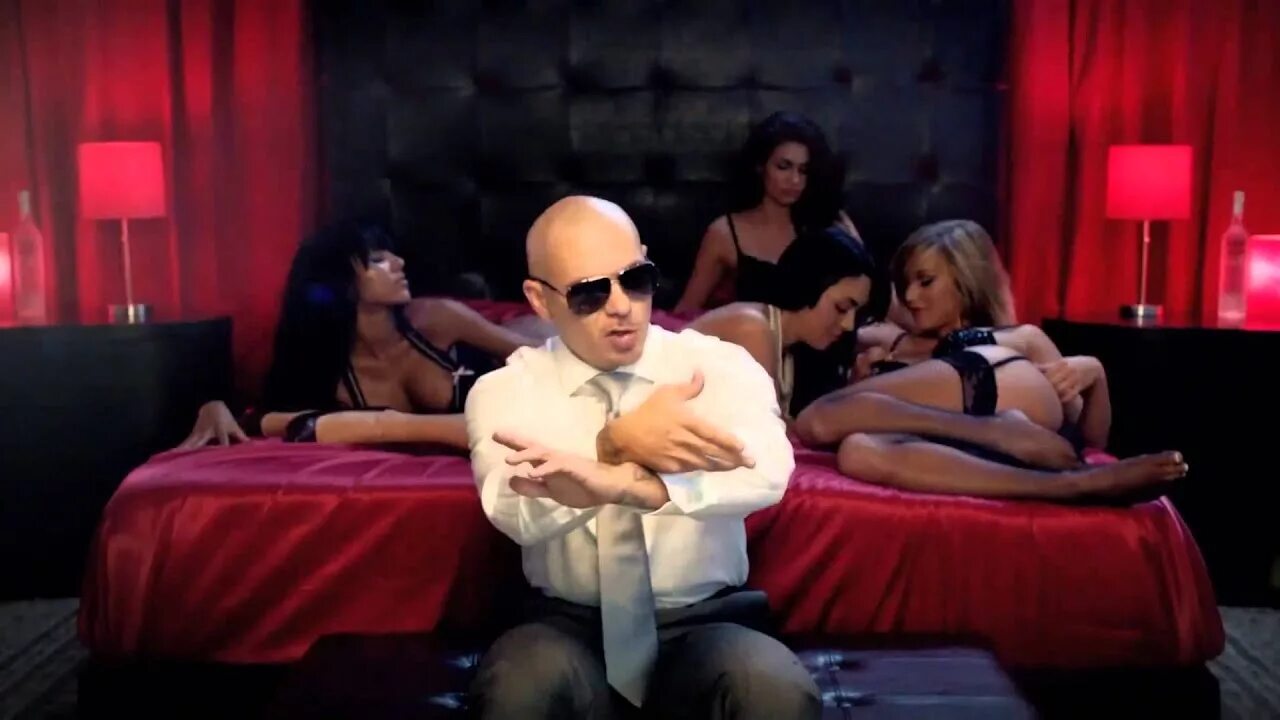 Pitbull don't stop the party девушки. Pitbull don't stop the party девушки. Pitbull feat tjr don't stop the party. Питбуль клипы. Pitbull don't stop the party.