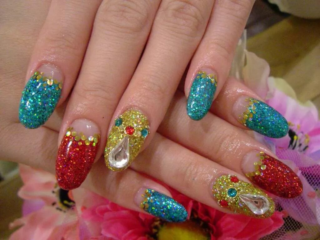 яркие ногти с блестками. яркие ногти с блестками. яркмй ман кюр с блесками. яркие ногти с блестками. яркие блестящие ногти.