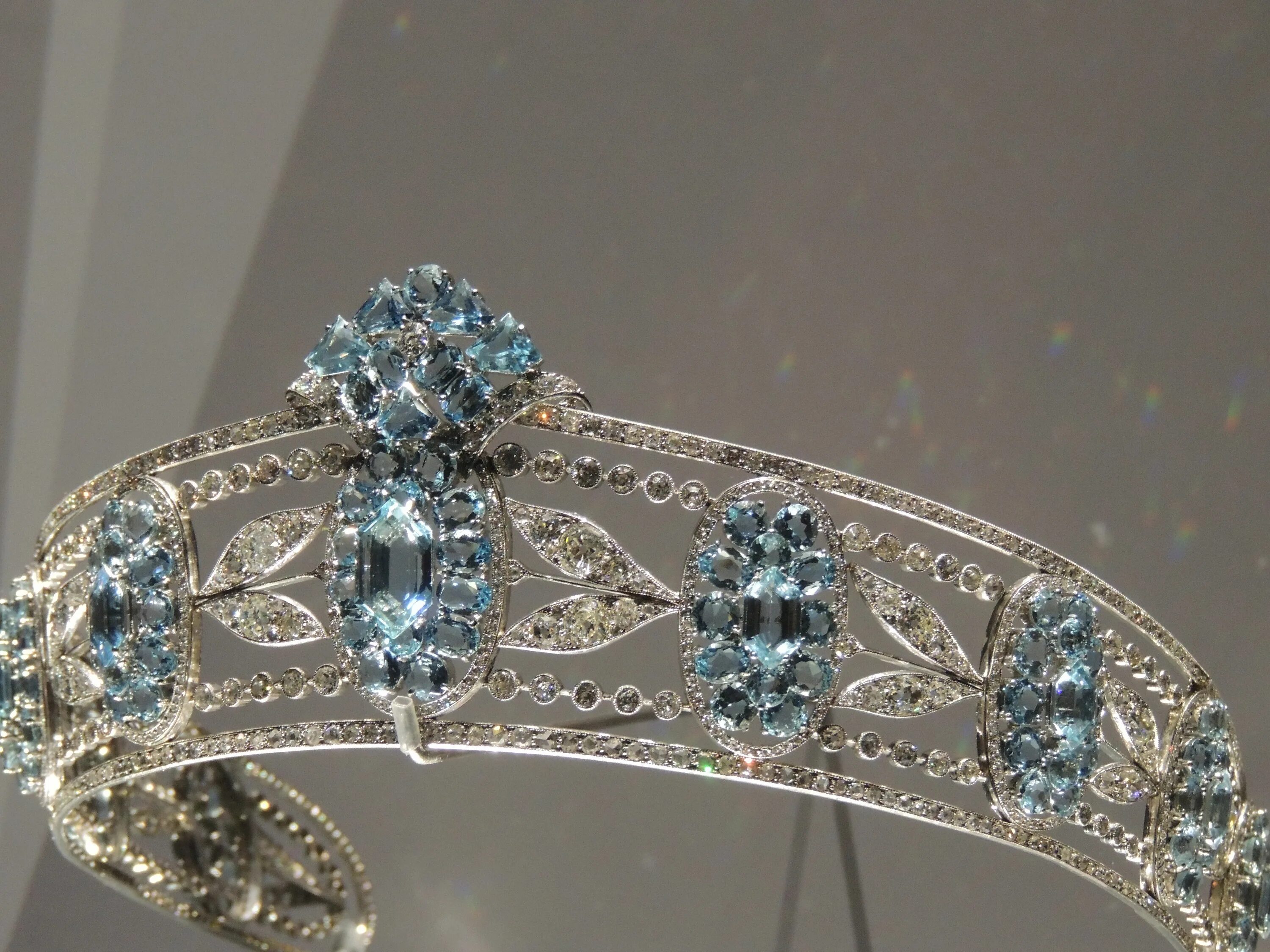 Cartier Tiara Королевские. Аквамариновая парюра Елизаветы Федоровны. Aquamarine Tiara Cartier. Тиара кокошник императрицы Марии Федоровны.