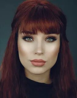 Красная челка