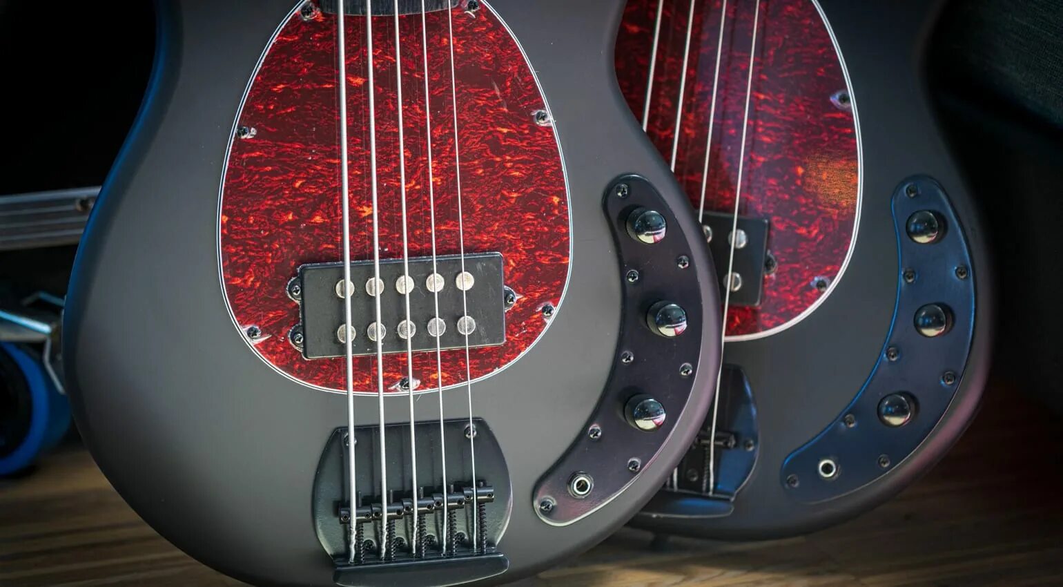 Harley benton 20hh. Harley Benton mb4. Harley Benton MB 5 SBK. Бас гитара Harley Benton. Harley Benton MB-4 SBK Bass Guitar.