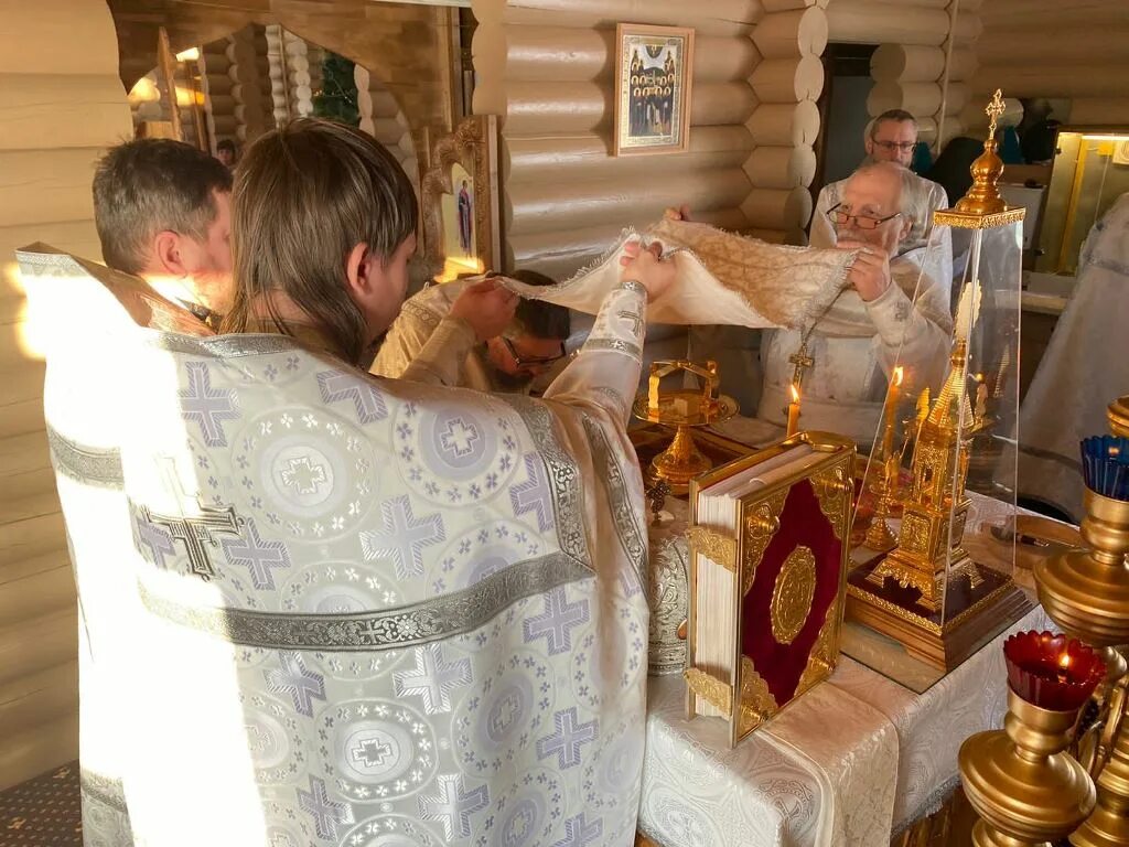 6 января рождественский. Рождественский сочельник навечерие. рождество в храме. рождество христово в русской церкви. в канун рождества.