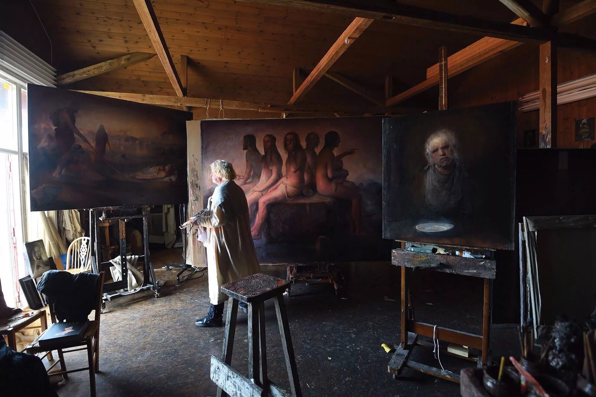 Темная мастерская. Odd Nerdrum художник. Рембрандт художник в мастерской. В мастерской художника. Натурщица в мастерской художника.