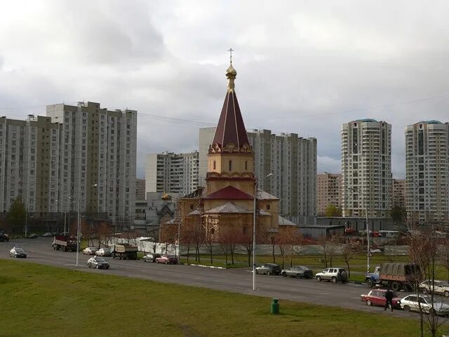 Храм усекновения главы в братеево. Храм усекновения главы в братеево. Храм усекновения главы иоанна предтечи в братееве. Церковь в братеево. Метро алма атинская храм.