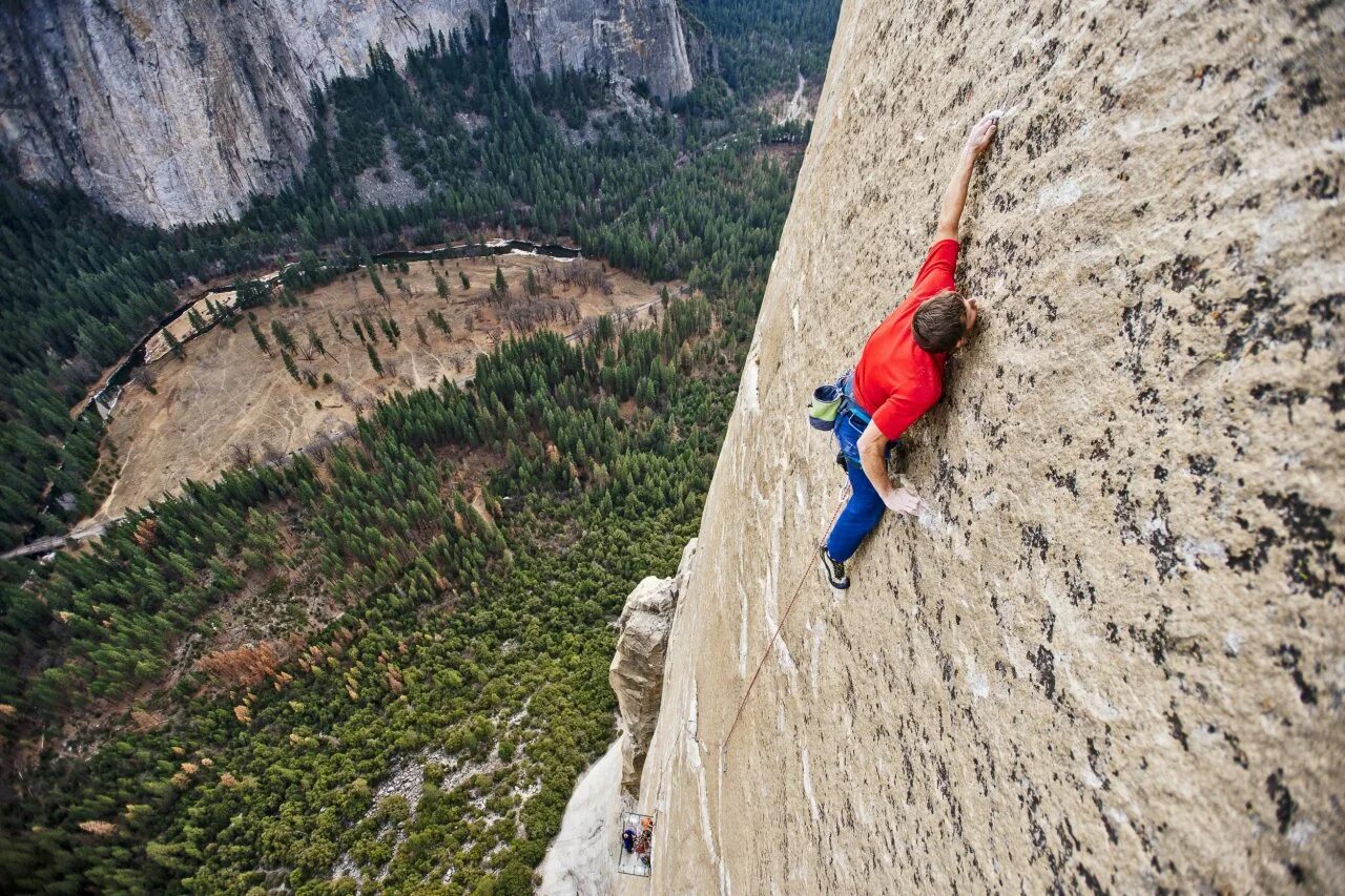 Эль-Капитан гора Калифорния. Эль Капитан Dawn Wall. Гора Эль Капитан восхождение. Rock climbing is the most dangerous