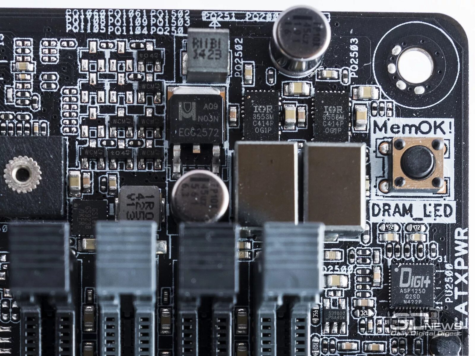 Ff на материнской. Memok dram led. memok на материнской плате. кнопка memok на материнской плате. что такое memok на материнской плате asus.