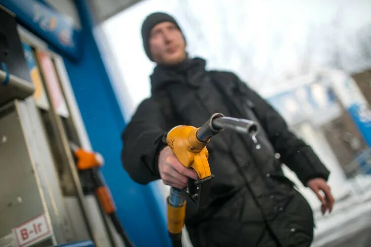 Дизельное топливо. Дт дизельное топливо. Дизельное топливо казань. Дизельное топливо euro-6 танеко. Бензин дорожает.