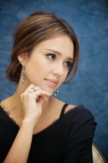 На вид 25 30 лет