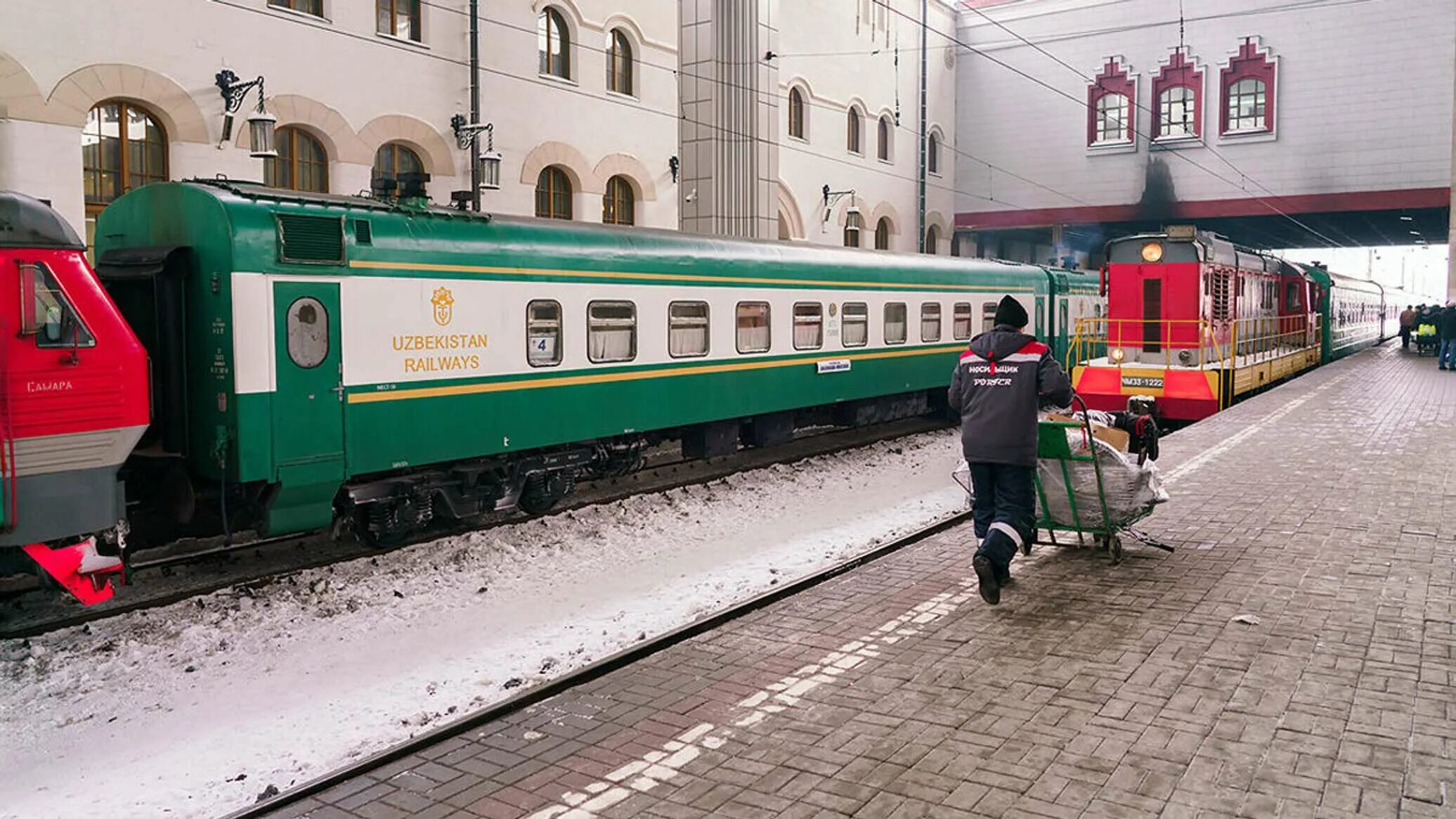 Пассажирские вагоны на Узбекистон Темир йуллари. Железная дорога Узбекистан. Москва Ташкент Темир йуллари. Св вагон Ташкент Бухара.