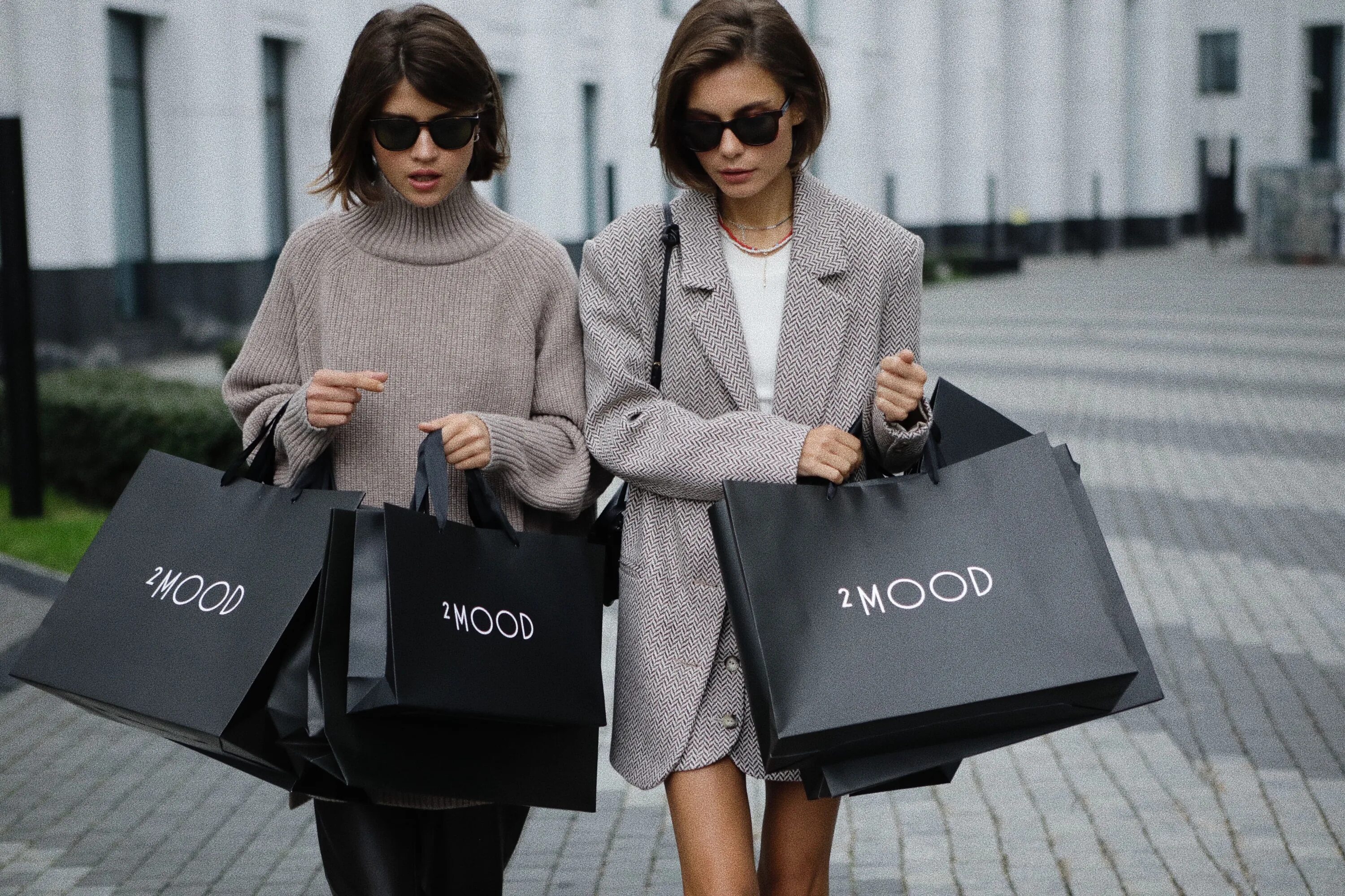 Mood lot. Тренч 2mood. 2moodstore владелицы. 2mood одежда интернет магазин.