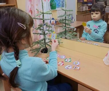 Чем украсили елку в израиле детьми