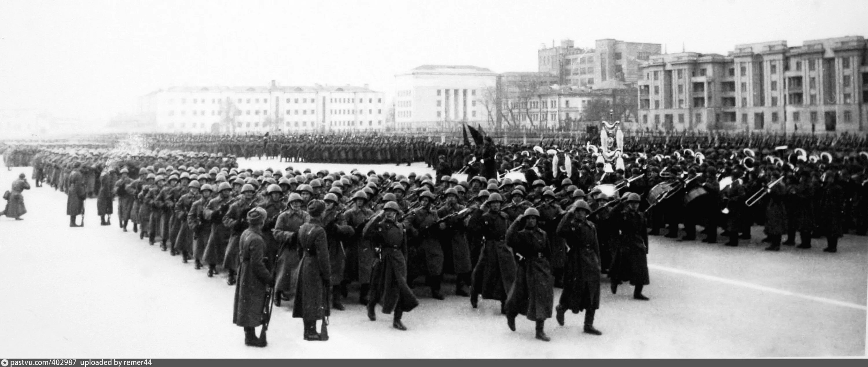 Парад 7 ноября 1941 года в Куйб. Парад в Куйбышеве в 1941. Куйбышев парад 1941 года. Куйбышев запасная столица парад 7 ноября. Куйбышев в великую отечественную