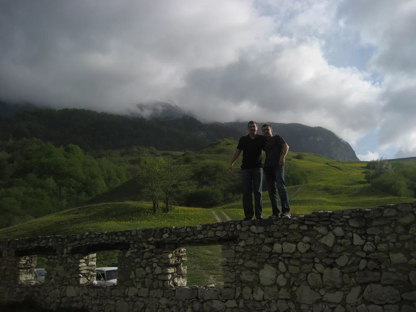 Хал келой водопад. Хунзах озеро мочох. Нохчи келой тейп. Нохчи келой. Галанчожский башни.