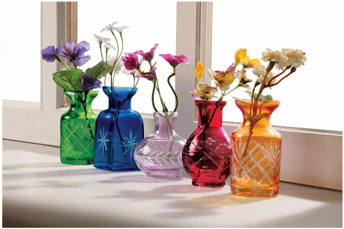 Цветной ваза. Вазочки для декора. Стеклянные вазы для декора. Стеклянные вазочки для декора. Декор в вазе.