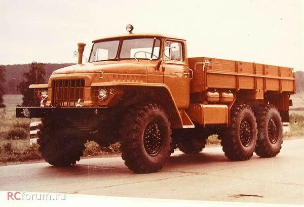 Северный вариант урал. Урал 375. Урал-4320 грузовой военный. Северный вариант урал. Урал 375 с брезентовой кабиной.