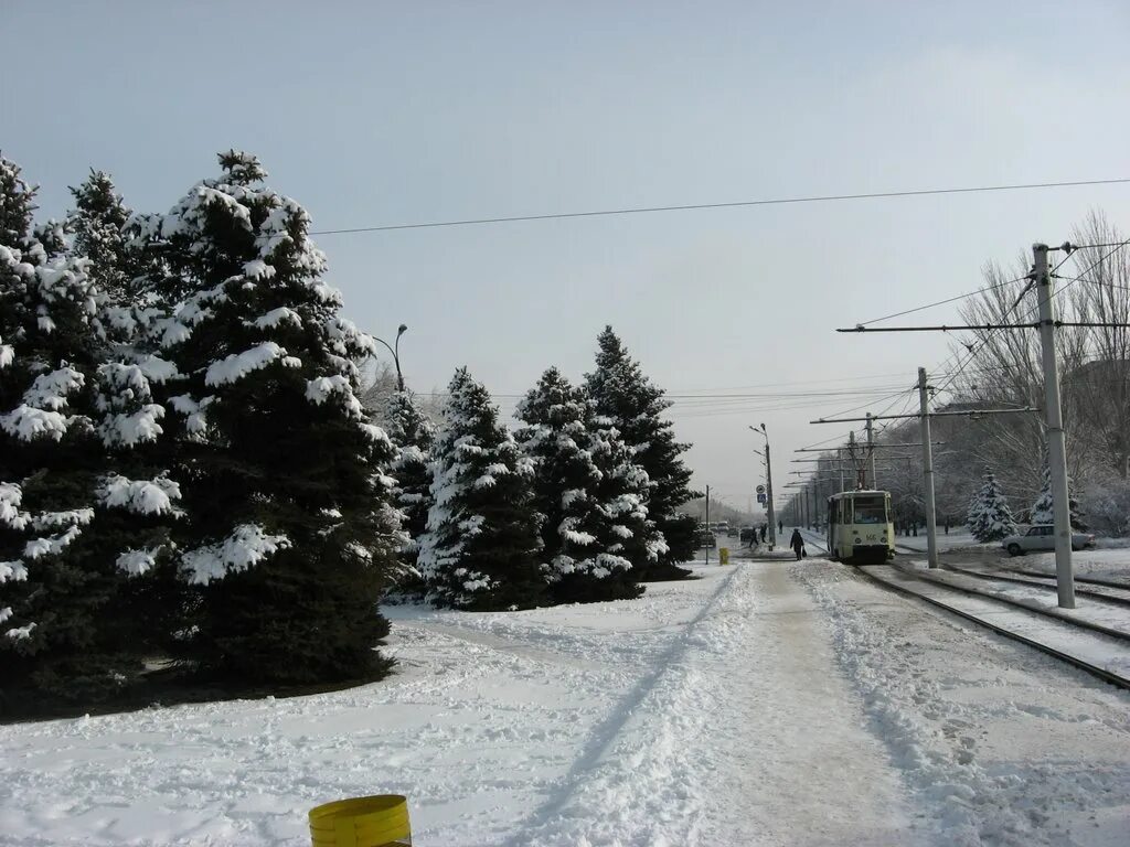 Погода городе волжский волгоградской области. Площадь Карбышева Волжский. Волжский зима. Площадь Ленина Волжский зимой. Зимний Волжский.