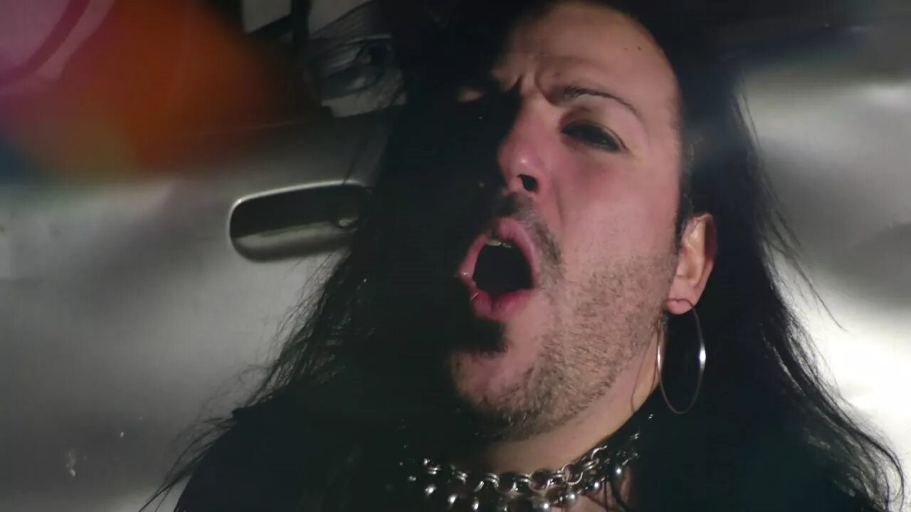 поврежденный b-17. Crash 17. Crash группа. 17crash - hit the prey (2018). 17 crash – reading your dirty minds (2015) covers.