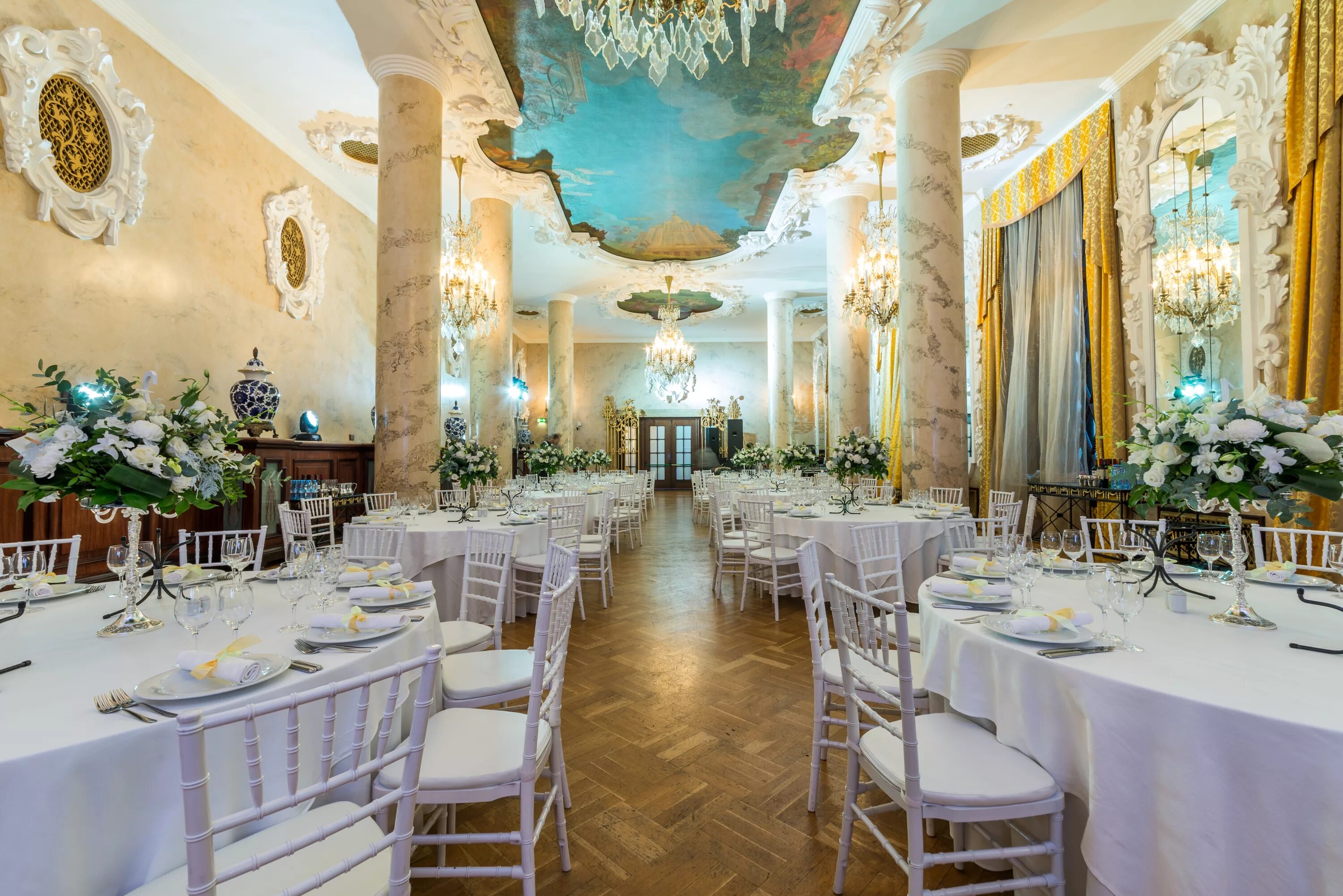 Гостиница ленинградская ресторан. Бальный зал хилтон ленинградская. Ресторан джанус хилтон ленинградская. Ресторан джанус хилтон ленинградская. Гостиница хилтон москва ленинградская ресторан.