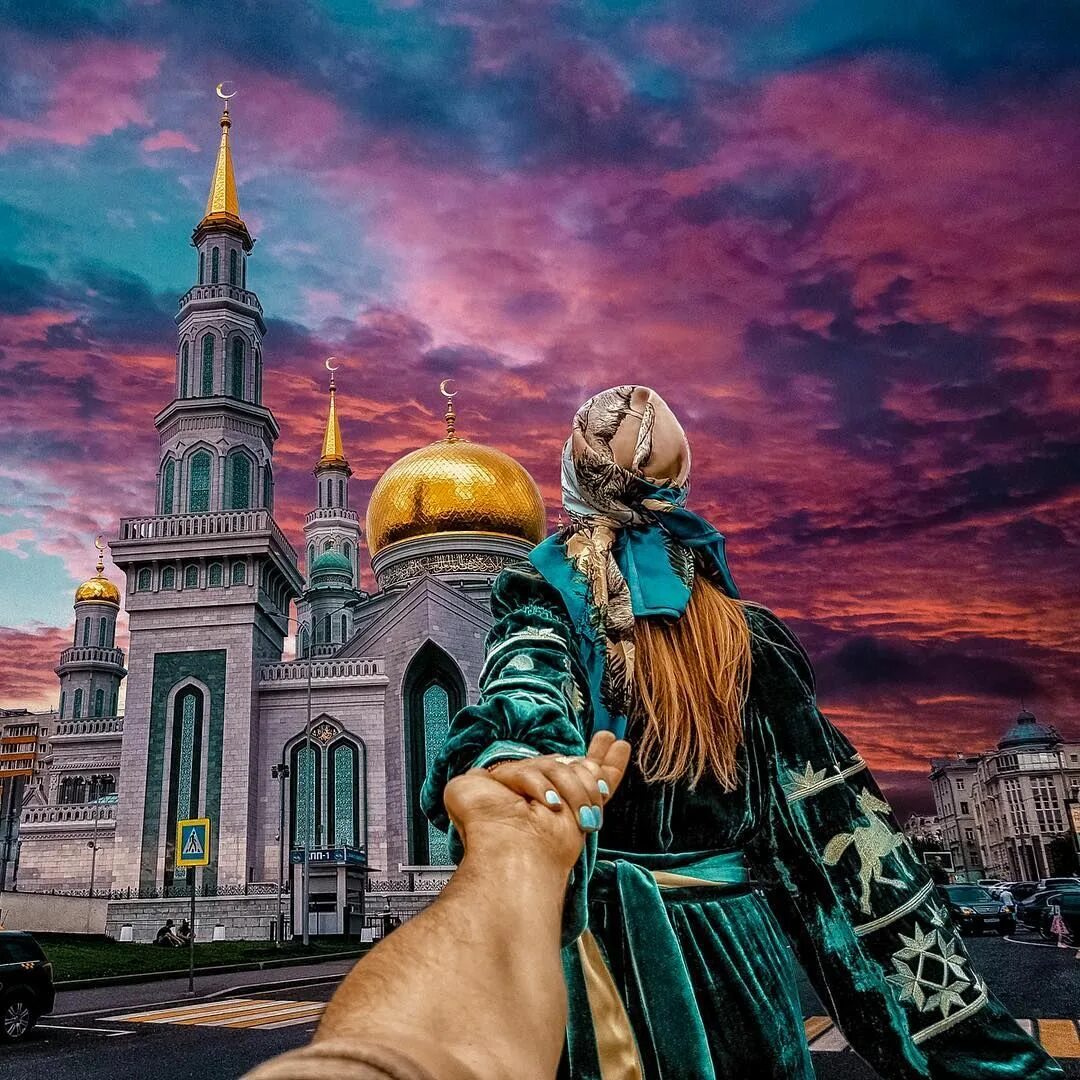 Перевод текста follow me follow me. Мурад османн мечеть. follow me мурада османна. московская соборная мечеть. мурад османн картины.