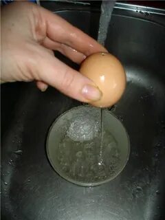 Как вытащить яйцо из курицы
