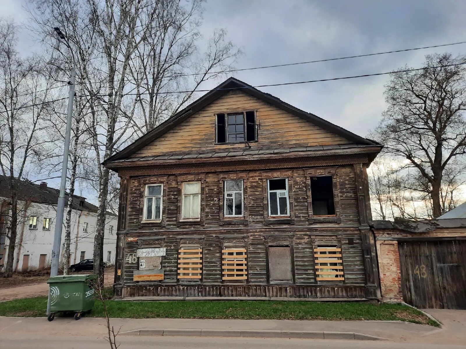 Прогноз на 14 дней осташков. Заброшки в осташкове. старинные заброшенные. день города осташков. заброшка в старой некрасовке.