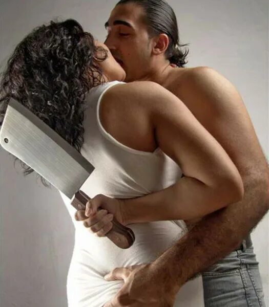 романтика между мужчиной и женщиной. мужчина и женщина смешные фото. ласки мужчины и женщины. близость в отношениях. близость мужчины и женщины.