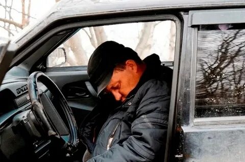 Человек не ездит на машине