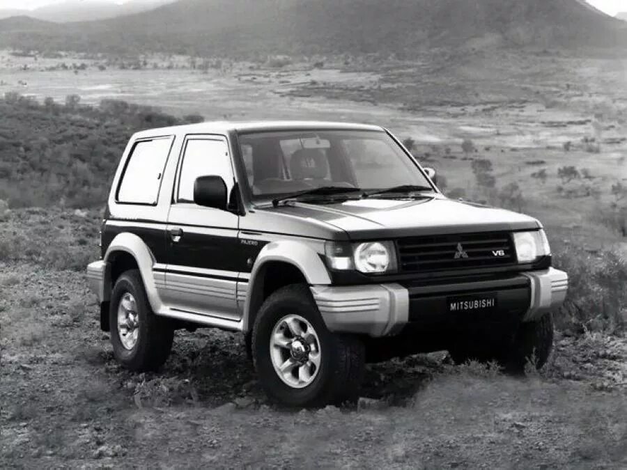 Mitsubishi pajero трехдверный. Mitsubishi Pajero 1991. Митсубиси Паджеро 1991 года. Митсубиси Паджеро 2 1991. Mitsubishi Pajero 3 дверный 1994.