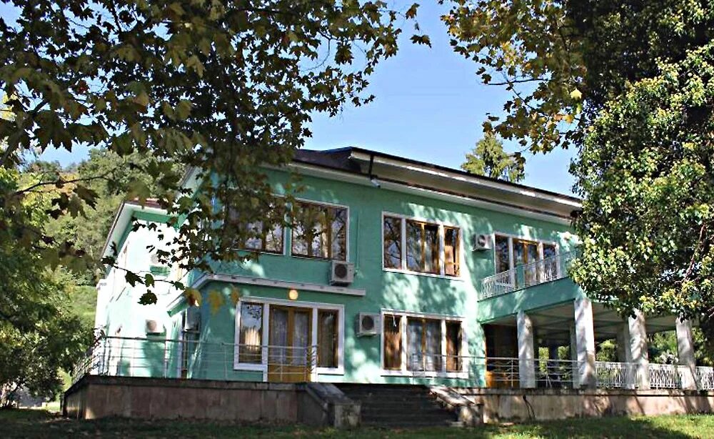 Дача сталина в пицунде. Дача сталина в абхазии мюссера. Дача горбачева в абхазии. Дача горбачева в абхазии мюссера. Дача сталина в абхазии мюссера.