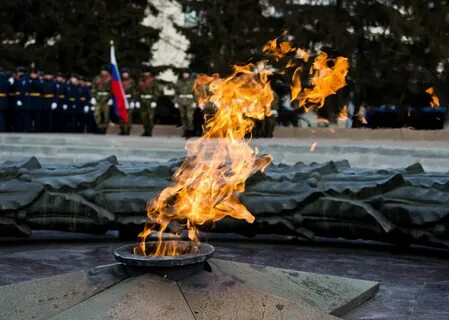 Почему горит вечный огонь