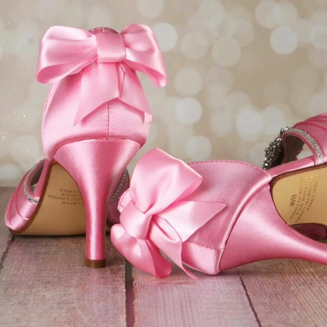 Туфли розовые. Розовые каблуки. Туфли с бантом. Туфли с бантиком. Розовые туфли есть