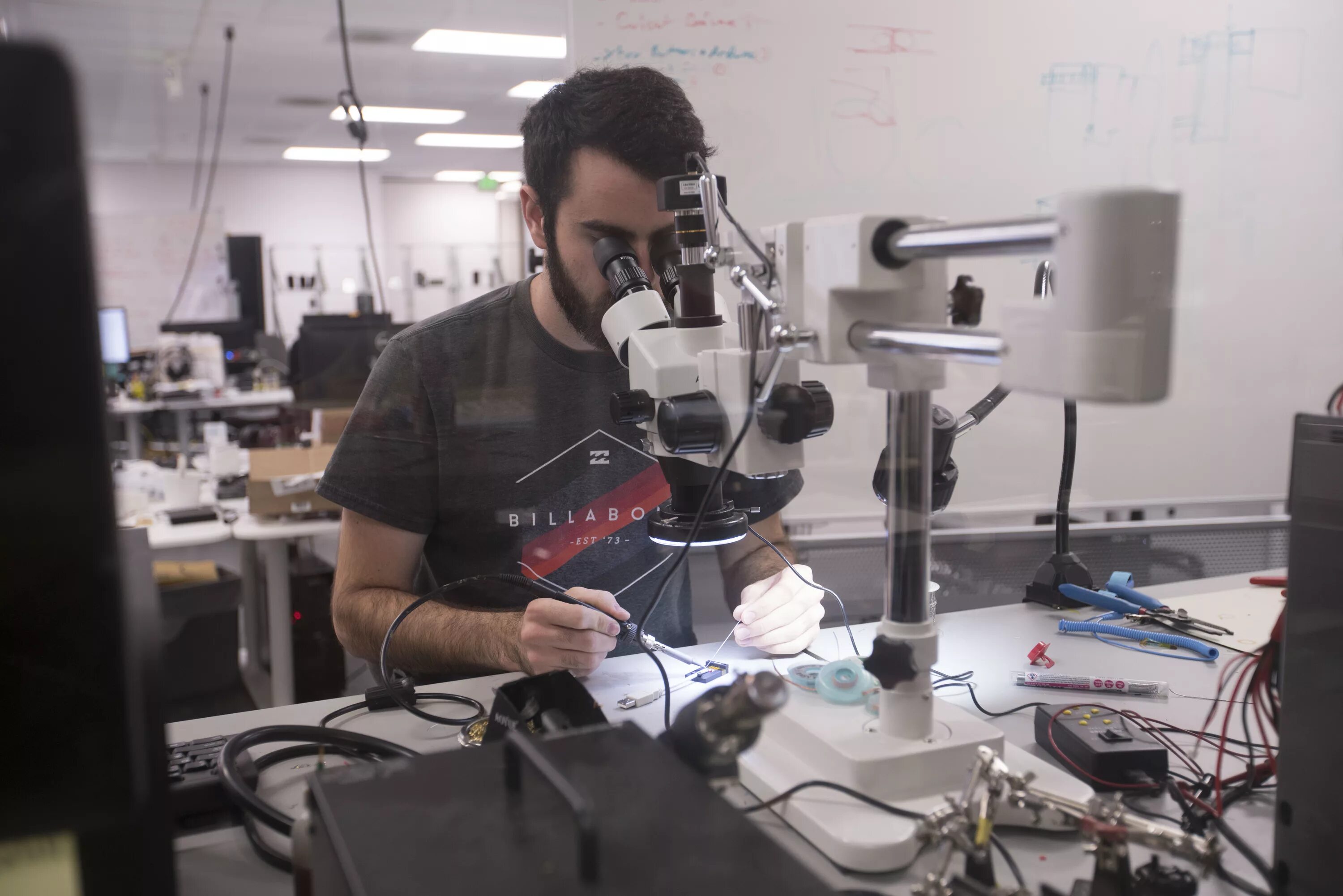 Tech articles. Hardware-стартапов. techcrunch робот для маникюра. лаб с антоном беляевым съемки инструментальный. age hacker lab земляной вал.
