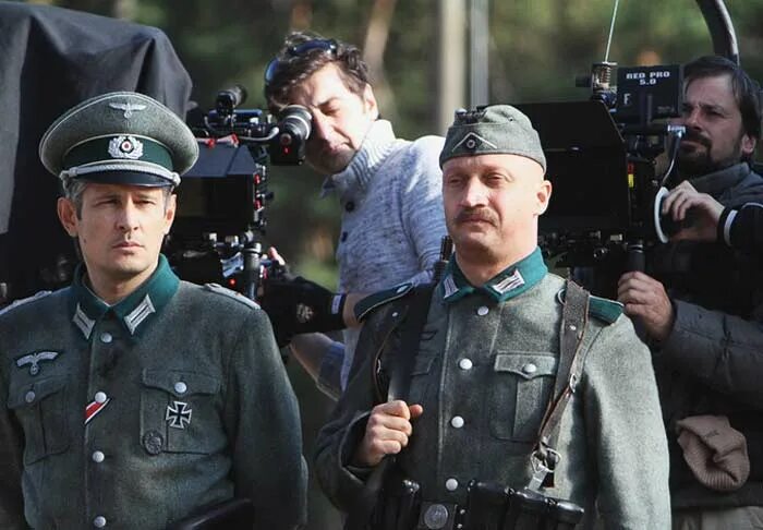 Где снимался герой. Где снимался герой. Александр петров 2019. Ultra panavision 70 камера. Слава птрк нижний новгород.