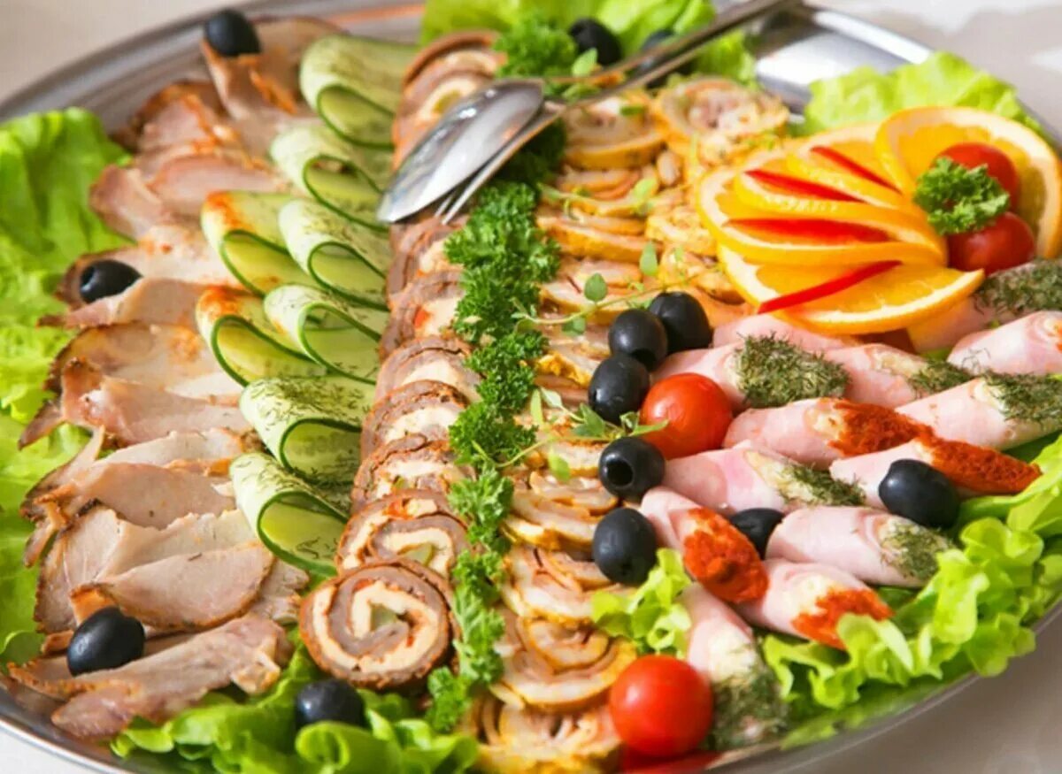Сладкие закуски на стол. Рецепты праздничных закусок фото. Бутерброды на праздничный стол. Закуски на праздничный стол. Красивые закуски на праздничный стол.
