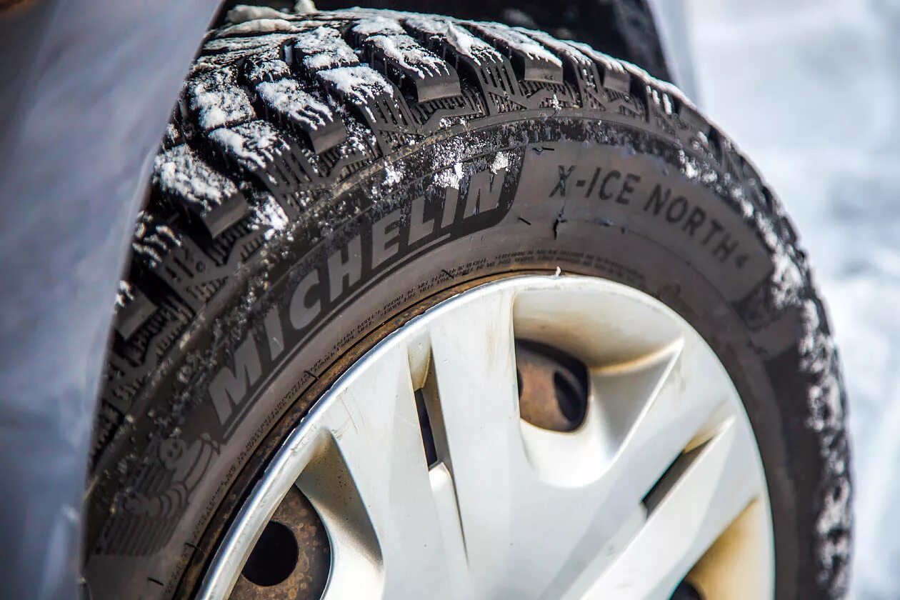 Шины мишлен айс. Michelin x-Ice North 4. Зимняя резина Мишлен x-Ice North 4. Michelin x-Ice North 2. Мишлен зимняя резина липучка r15.