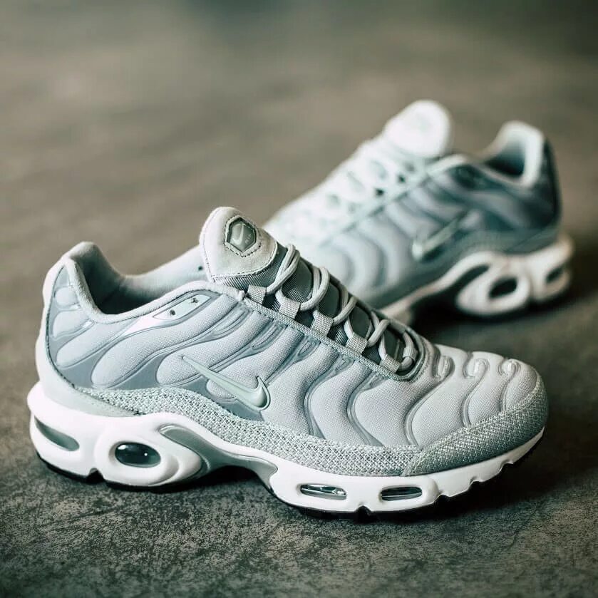 Кроссовки аир макс плюс. Nike Air Max TN Plus. Nike Air TN Plus. Nike Air Max TN Plus 3. Nike Air Max TN Plus 2.