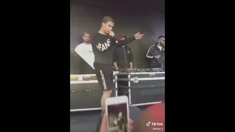 Песня ты хочешь на движ