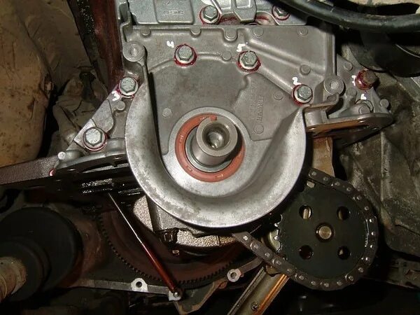 Вопрос про замену ГРМ К4М 1,6 16V - Renault Megane I, 1,6 л, 2002 года своими ру