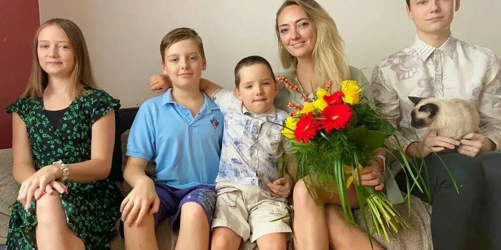 Дети малькова. Дети малькова. Мальков с детьми. Дети малькова. Дети малькова.