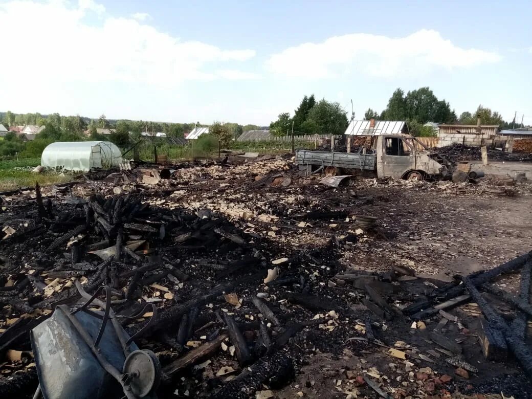 Камеры никольского. Пожар в Никольске Вологодской области. Пожар в Никольске Вологодской области сегодня. Пожарище Вологодская область. Авария в Никольске Вологодской области.