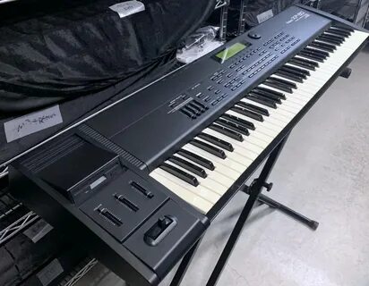 Синтезатор 80